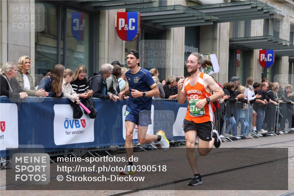 13.09.2026 - 21. swb-Marathon Bremen Strokosch-Dieckow http://msf.ph/oto/10390518 13.09.2026 13:03:25 Ziel 1090, 1587, 1950, 2889, 3092, 5024, 5143, 5719, 6973, 8096, 9642, 1372, 1950, 7206, 7478, 7715, 8028, 8756, 9200 meine-sportfotos.de