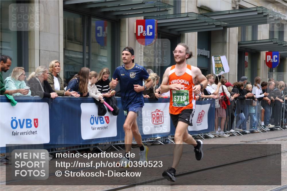 13.09.2026 - 21. swb-Marathon Bremen Strokosch-Dieckow http://msf.ph/oto/10390523 13.09.2026 13:03:25 Ziel 1090, 1587, 1950, 2889, 3092, 5024, 5143, 5719, 6973, 8096, 9642, 1372, 1950, 7206, 7478, 7715, 8028, 8756, 9200 meine-sportfotos.de