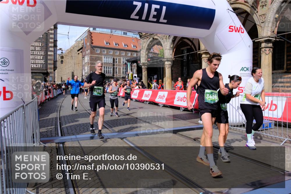 13.09.2026 - 21. swb-Marathon Bremen Tim E. http://msf.ph/oto/10390531 13.09.2026 13:34:51 Ziel 682, 784, 809, 1307, 1395, 1871, 1967, 2215, 2831, 3029, 3052, 3058, 3318, 3388, 3409, 3765, 3890, 4537, 4616, 5378, 5488, 5566, 5694, 5760, 5852, 6168, 6244, 6255, 7168, 7746, 7833, 7962, 8182, 8381, 8453, 8493, 8552, 9453, 9751, 9788, 9802, 13112 meine-sportfotos.de