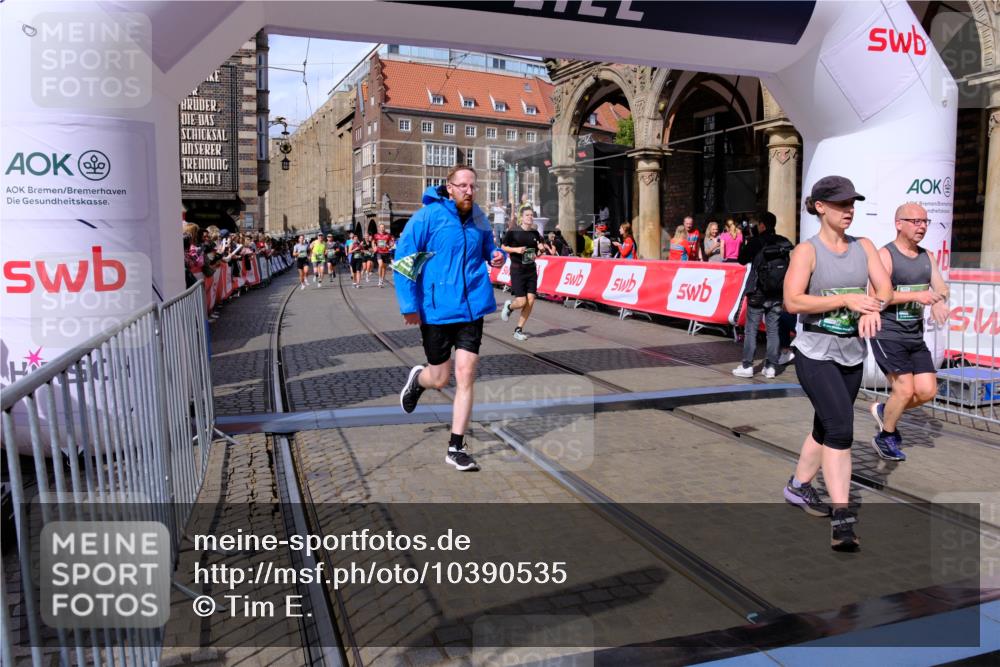 13.09.2026 - 21. swb-Marathon Bremen Tim E. http://msf.ph/oto/10390535 13.09.2026 13:34:53 Ziel 784, 809, 1307, 1395, 1871, 1967, 2215, 2831, 3029, 3052, 3058, 3318, 3388, 3409, 3765, 3842, 3890, 4537, 4616, 5378, 5488, 5566, 5694, 5760, 5852, 6128, 6168, 6244, 6255, 7168, 7746, 7833, 7962, 8182, 8381, 8453, 8493, 8552, 8683, 9751, 9788, 9802, 13112 meine-sportfotos.de
