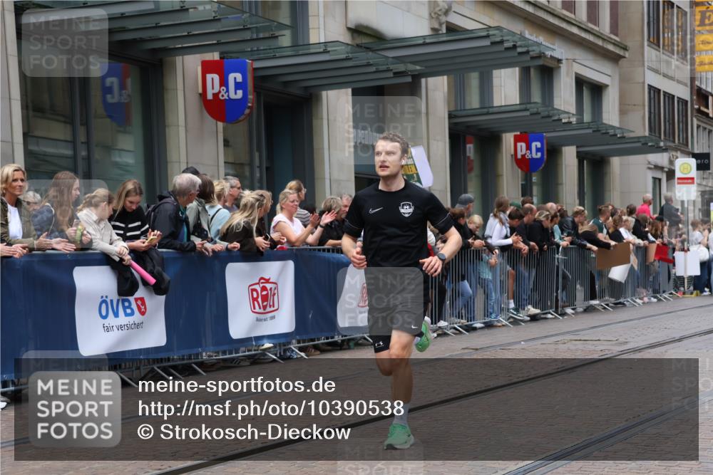 13.09.2026 - 21. swb-Marathon Bremen Strokosch-Dieckow http://msf.ph/oto/10390538 13.09.2026 13:03:27 Ziel 1090, 1587, 2889, 3092, 3500, 5024, 5143, 5719, 6973, 8096, 9642, 1372, 1950, 7206, 7478, 7715, 8028 meine-sportfotos.de