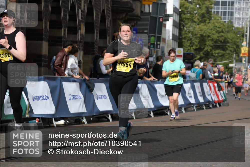 13.09.2026 - 21. swb-Marathon Bremen Strokosch-Dieckow http://msf.ph/oto/10390541 13.09.2026 11:13:41 Ziel 10484, 10883, 11048, 11392, 11670, 12460, 12521, 10330, 10766, 11078, 12010 meine-sportfotos.de