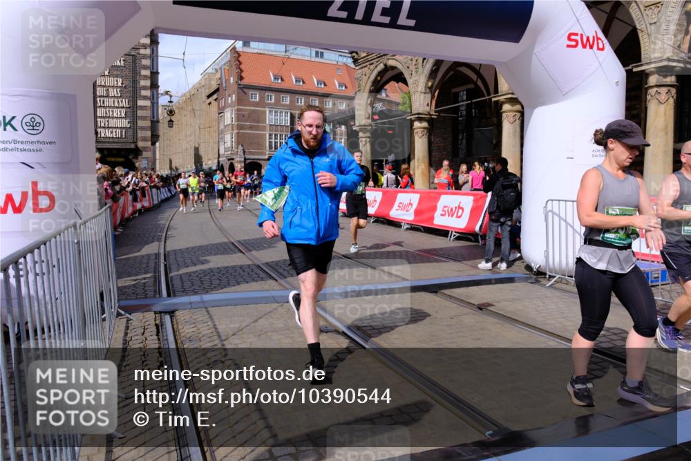 13.09.2026 - 21. swb-Marathon Bremen Tim E. http://msf.ph/oto/10390544 13.09.2026 13:34:53 Ziel 784, 809, 1307, 1395, 1871, 1967, 2215, 2831, 3029, 3052, 3058, 3318, 3388, 3409, 3765, 3842, 3890, 4537, 4616, 5378, 5488, 5566, 5694, 5760, 5852, 6128, 6168, 6244, 6255, 7168, 7746, 7833, 7962, 8182, 8381, 8453, 8493, 8552, 8683, 9751, 9788, 9802, 13112 meine-sportfotos.de