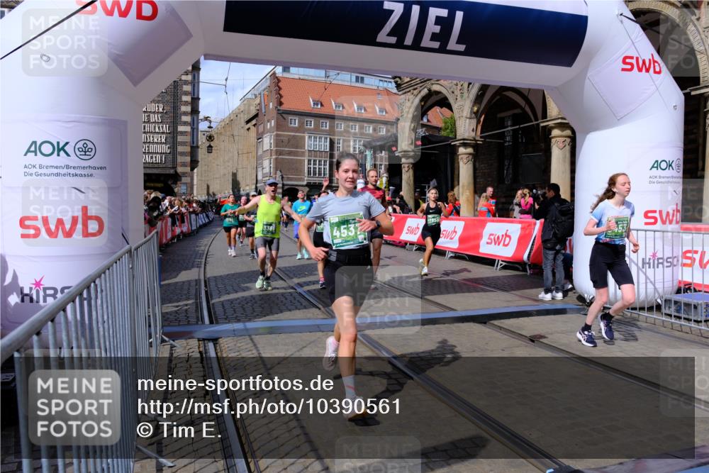 13.09.2026 - 21. swb-Marathon Bremen Tim E. http://msf.ph/oto/10390561 13.09.2026 13:34:58 Ziel 784, 809, 1210, 1395, 1871, 1967, 2525, 2561, 2831, 3052, 3058, 3318, 3353, 3380, 3388, 3409, 3765, 3842, 4537, 5378, 5488, 5694, 5760, 6128, 6168, 6244, 7168, 7443, 7833, 8182, 8381, 8453, 8493, 8552, 8683, 9038, 9751, 9788, 9820 meine-sportfotos.de