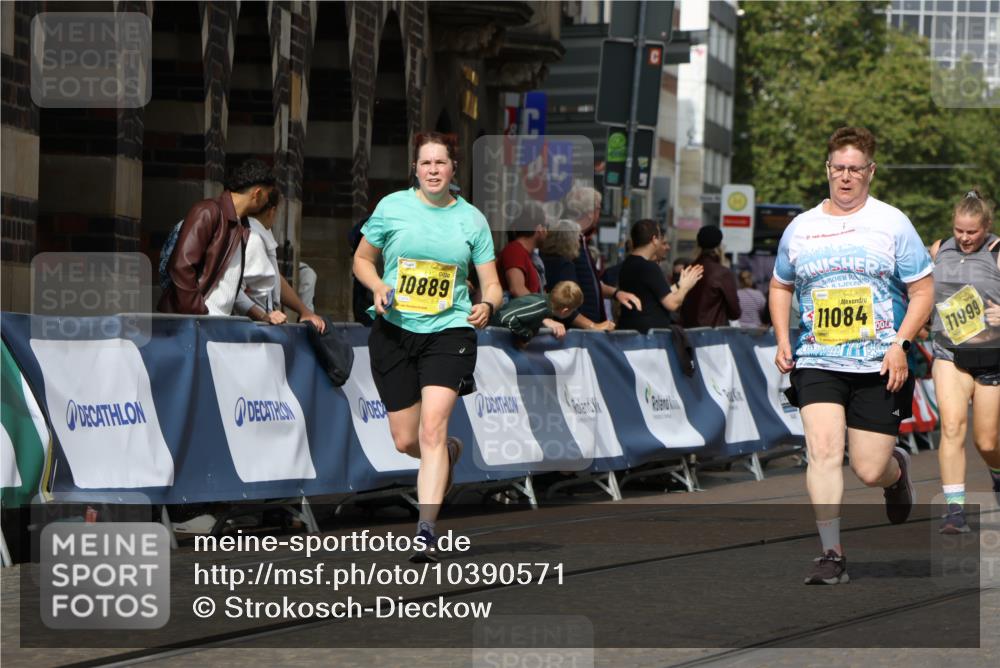 13.09.2026 - 21. swb-Marathon Bremen Strokosch-Dieckow http://msf.ph/oto/10390571 13.09.2026 11:13:43 Ziel 10484, 10545, 10883, 11392, 11670, 11954, 12280, 12460, 12521, 10330, 10799, 11078 meine-sportfotos.de