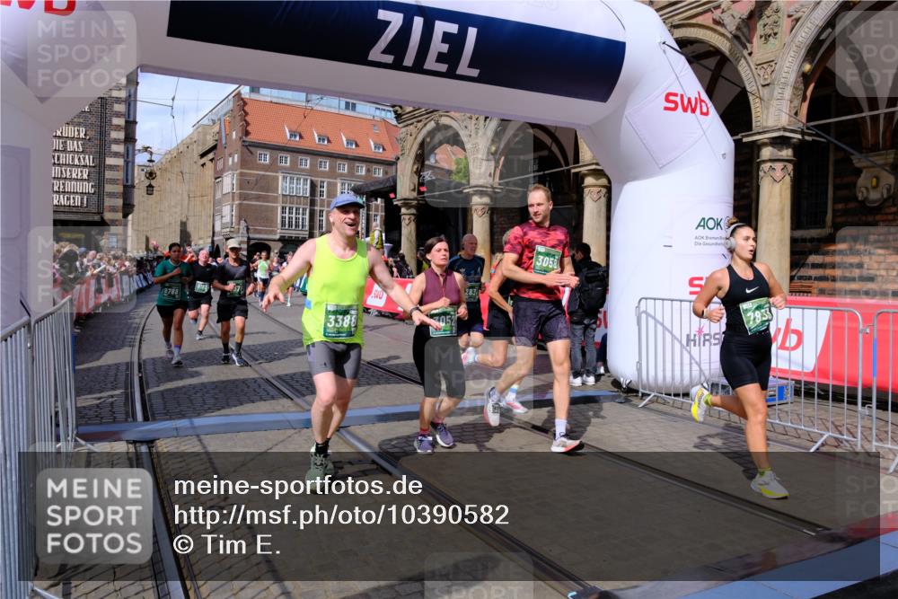 13.09.2026 - 21. swb-Marathon Bremen Tim E. http://msf.ph/oto/10390582 13.09.2026 13:34:59 Ziel 809, 1210, 1395, 1871, 1967, 2525, 2561, 2831, 3052, 3058, 3318, 3353, 3380, 3388, 3409, 3765, 3842, 4537, 5378, 5415, 5488, 5694, 5760, 6128, 6168, 6244, 7168, 7443, 7833, 8182, 8381, 8453, 8493, 8552, 8683, 9038, 9751, 9788, 9820, 13180 meine-sportfotos.de