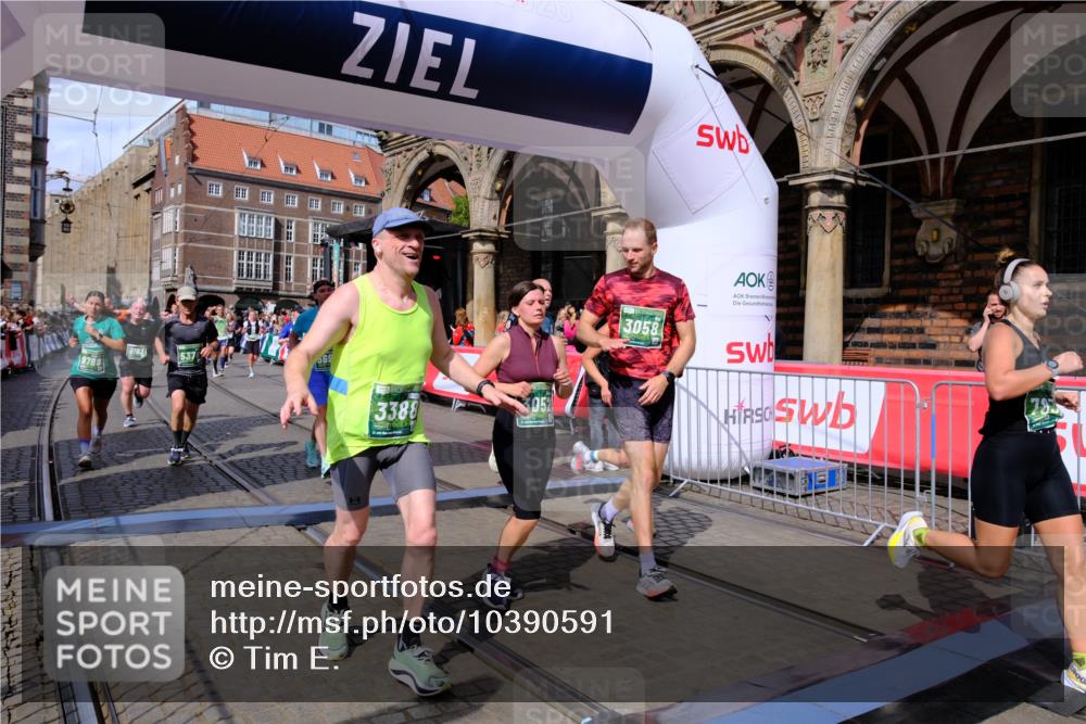 13.09.2026 - 21. swb-Marathon Bremen Tim E. http://msf.ph/oto/10390591 13.09.2026 13:35:00 Ziel 1210, 1395, 1871, 1967, 2525, 2561, 2831, 3052, 3058, 3181, 3353, 3380, 3388, 3765, 3842, 4537, 5378, 5415, 5488, 5684, 5694, 5760, 6128, 6168, 6244, 7168, 7443, 7462, 7833, 8155, 8182, 8381, 8453, 8493, 8552, 8683, 9038, 9751, 9788, 9820, 13180 meine-sportfotos.de