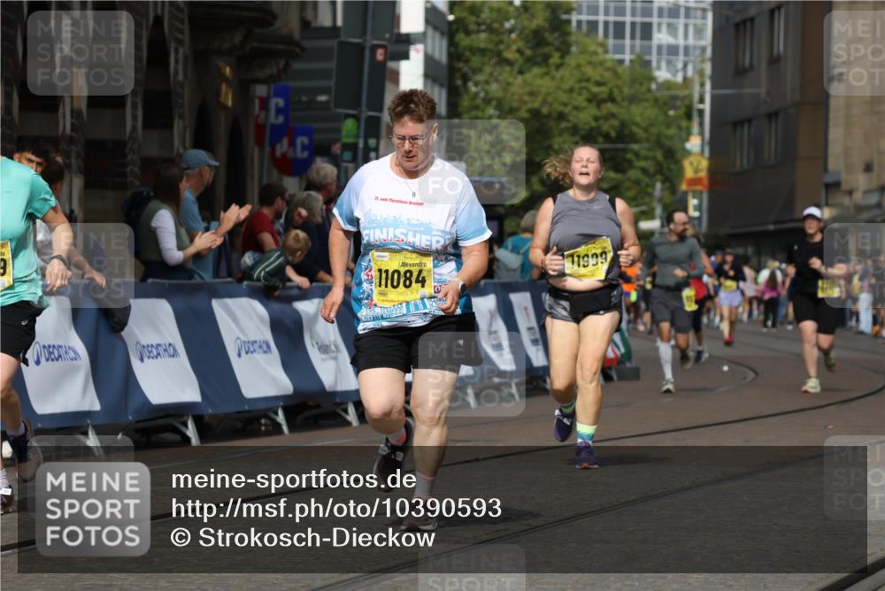 13.09.2026 - 21. swb-Marathon Bremen Strokosch-Dieckow http://msf.ph/oto/10390593 13.09.2026 11:13:44 Ziel 10484, 10545, 10883, 11392, 11670, 11954, 12280, 12460, 12521, 10330, 10491, 10799, 10880, 11078 meine-sportfotos.de