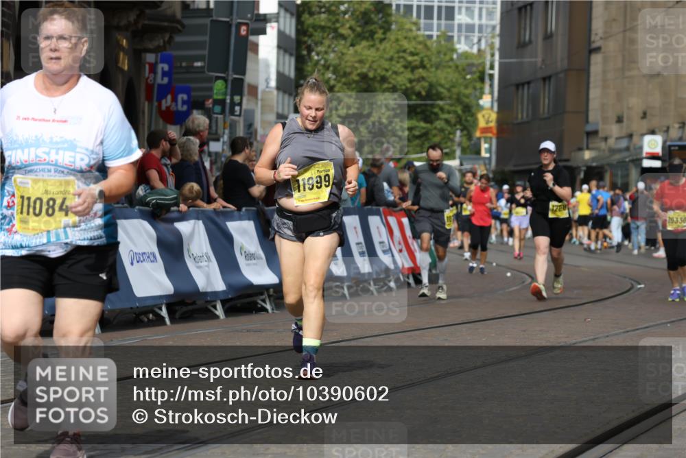 13.09.2026 - 21. swb-Marathon Bremen Strokosch-Dieckow http://msf.ph/oto/10390602 13.09.2026 11:13:45 Ziel 10484, 10545, 10883, 11392, 11670, 11954, 12280, 12460, 12521, 10330, 10491, 10799, 10880, 11078 meine-sportfotos.de
