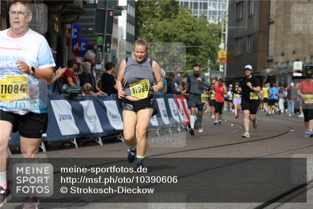 13.09.2026 - 21. swb-Marathon Bremen Strokosch-Dieckow http://msf.ph/oto/10390606 13.09.2026 11:13:45 Ziel 10484, 10545, 10883, 11392, 11670, 11954, 12280, 12460, 12521, 10330, 10491, 10799, 10880, 11078 meine-sportfotos.de