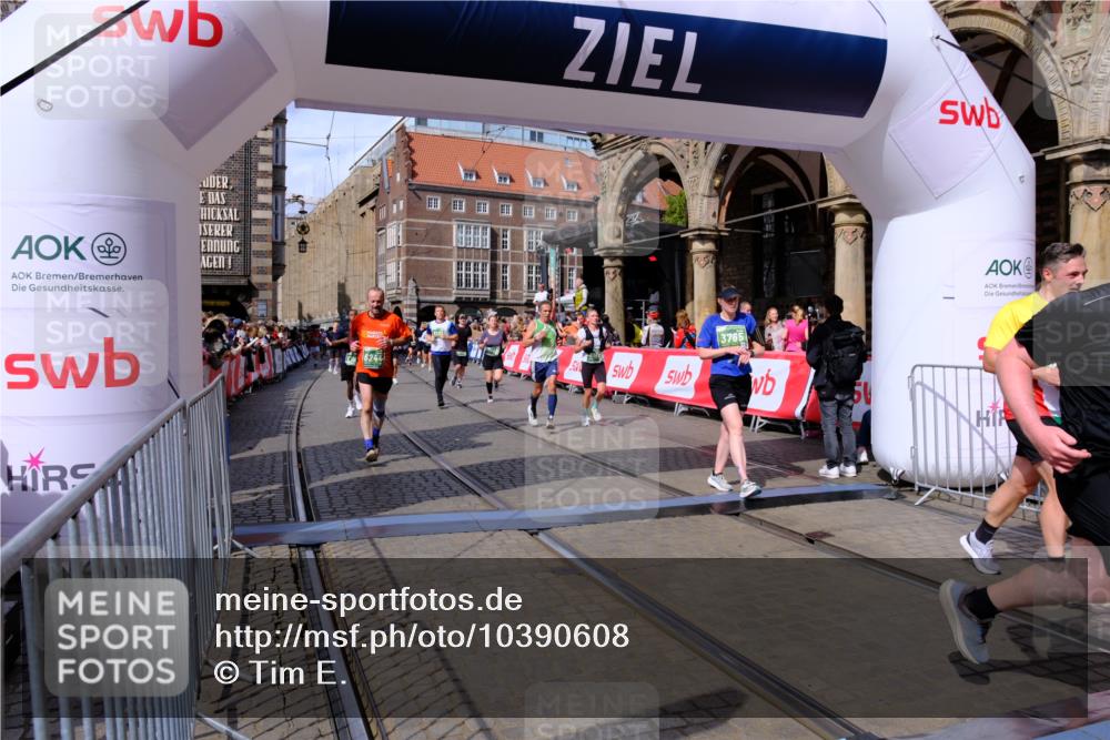 13.09.2026 - 21. swb-Marathon Bremen Tim E. http://msf.ph/oto/10390608 13.09.2026 13:35:03 Ziel 489, 1210, 1395, 1967, 2525, 2561, 2755, 2831, 3052, 3058, 3181, 3217, 3353, 3380, 3388, 3765, 3768, 3842, 4537, 5378, 5415, 5684, 5694, 5760, 6085, 6128, 6168, 6244, 7443, 7462, 7833, 8155, 8182, 8453, 8493, 8552, 8683, 9038, 9751, 9788, 9820, 13180 meine-sportfotos.de