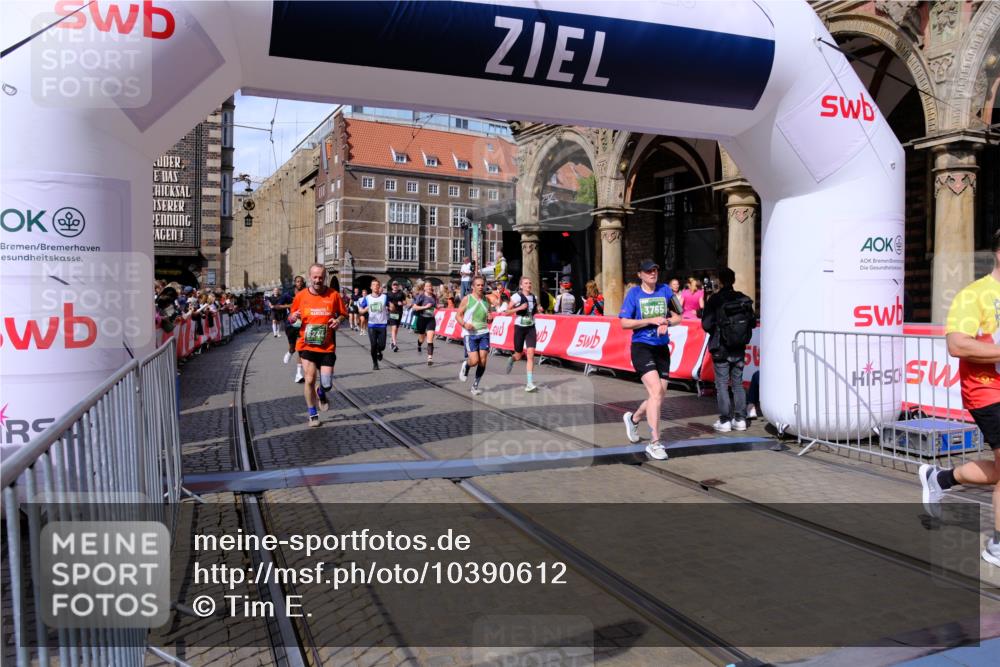 13.09.2026 - 21. swb-Marathon Bremen Tim E. http://msf.ph/oto/10390612 13.09.2026 13:35:03 Ziel 489, 1210, 1395, 1967, 2525, 2561, 2755, 2831, 3052, 3058, 3181, 3217, 3353, 3380, 3388, 3765, 3768, 3842, 4537, 5378, 5415, 5684, 5694, 5760, 6085, 6128, 6168, 6244, 7443, 7462, 7833, 8155, 8182, 8453, 8493, 8552, 8683, 9038, 9751, 9788, 9820, 13180 meine-sportfotos.de