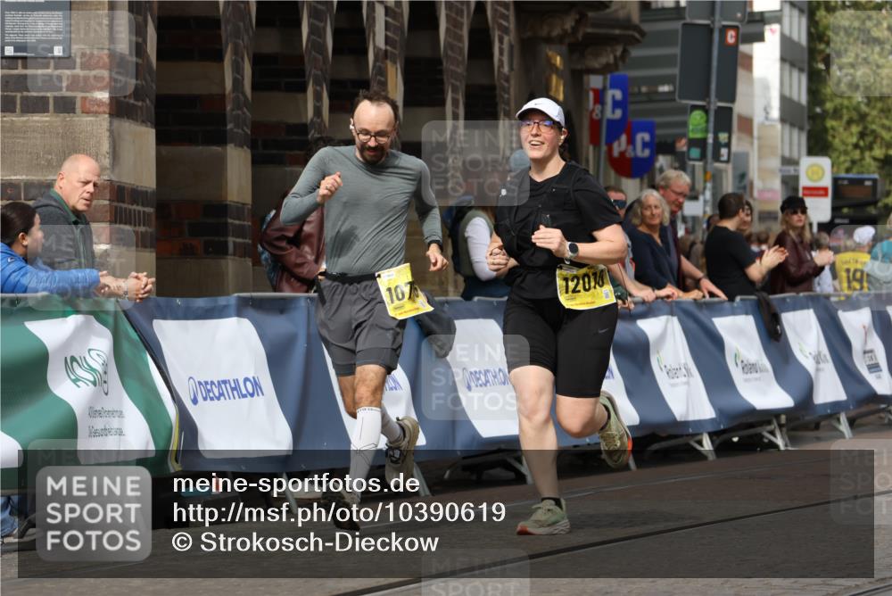 13.09.2026 - 21. swb-Marathon Bremen Strokosch-Dieckow http://msf.ph/oto/10390619 13.09.2026 11:13:51 Ziel 10484, 10545, 10883, 10889, 11084, 11392, 11670, 11954, 11999, 12280, 12460, 12521, 10491, 10799, 10880, 11027, 11902 meine-sportfotos.de