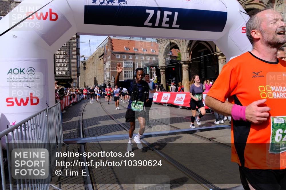 13.09.2026 - 21. swb-Marathon Bremen Tim E. http://msf.ph/oto/10390624 13.09.2026 13:35:05 Ziel 489, 1210, 1395, 1967, 2413, 2525, 2561, 2755, 2831, 3052, 3058, 3181, 3217, 3353, 3380, 3388, 3765, 3768, 3842, 5378, 5415, 5684, 5694, 5760, 6085, 6128, 6168, 6244, 6627, 6655, 6756, 7443, 7462, 7833, 8155, 8182, 8453, 8493, 8552, 8623, 8683, 9038, 9788, 9820, 13180 meine-sportfotos.de