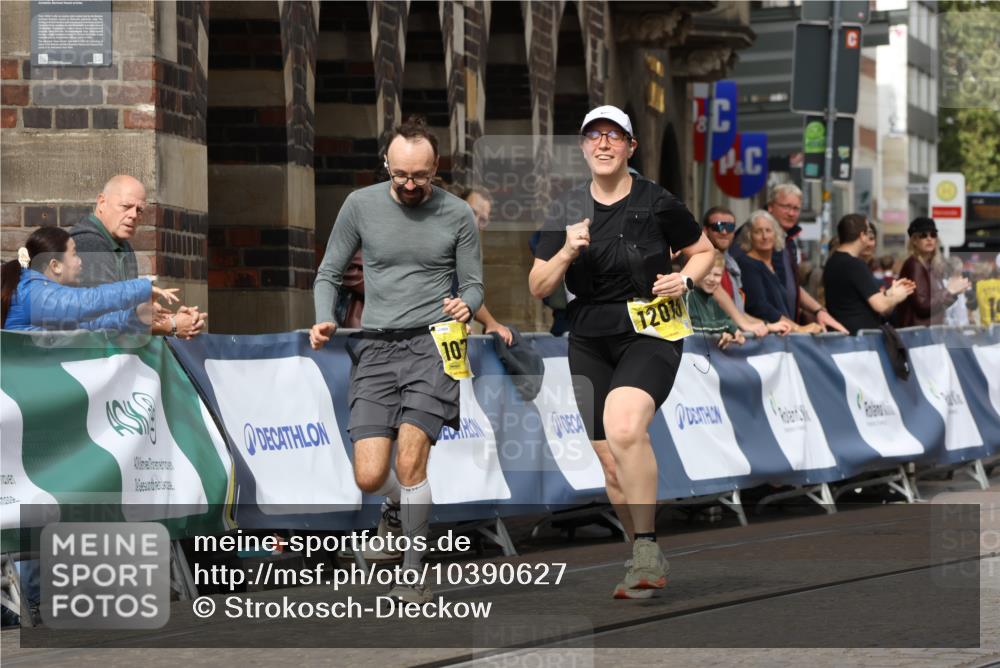13.09.2026 - 21. swb-Marathon Bremen Strokosch-Dieckow http://msf.ph/oto/10390627 13.09.2026 11:13:51 Ziel 10484, 10545, 10883, 10889, 11084, 11392, 11670, 11954, 11999, 12280, 12460, 12521, 10491, 10799, 10880, 11027, 11902 meine-sportfotos.de