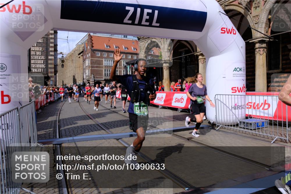 13.09.2026 - 21. swb-Marathon Bremen Tim E. http://msf.ph/oto/10390633 13.09.2026 13:35:06 Ziel 489, 1210, 1395, 1967, 2413, 2525, 2561, 2755, 2831, 3052, 3058, 3181, 3217, 3353, 3380, 3388, 3765, 3768, 3842, 5378, 5415, 5684, 5694, 5760, 6085, 6128, 6168, 6244, 6627, 6655, 6756, 7443, 7462, 7833, 8155, 8182, 8493, 8515, 8552, 8623, 8683, 9038, 9788, 9820, 13180 meine-sportfotos.de