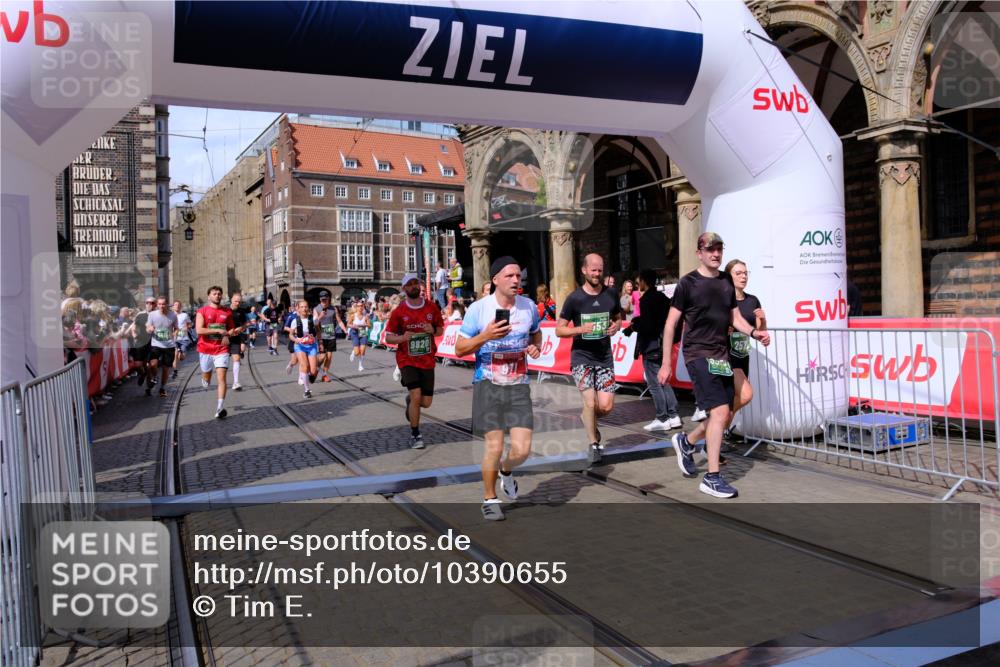 13.09.2026 - 21. swb-Marathon Bremen Tim E. http://msf.ph/oto/10390655 13.09.2026 13:35:09 Ziel 489, 1210, 1967, 2413, 2430, 2525, 2561, 2755, 3181, 3217, 3353, 3380, 3765, 3768, 3842, 5415, 5684, 6085, 6128, 6168, 6244, 6627, 6655, 6756, 7443, 7462, 8155, 8182, 8493, 8515, 8552, 8623, 8683, 9038, 9820, 13017, 13018, 13180 meine-sportfotos.de