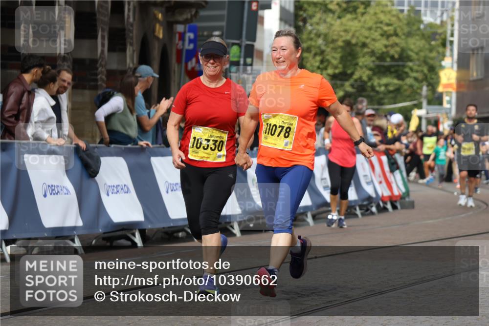 13.09.2026 - 21. swb-Marathon Bremen Strokosch-Dieckow http://msf.ph/oto/10390662 13.09.2026 11:13:55 Ziel 10484, 10545, 10766, 10883, 10889, 11084, 11392, 11670, 11954, 11999, 12010, 12280, 12460, 12521, 10491, 10799, 10880, 11027, 11902 meine-sportfotos.de