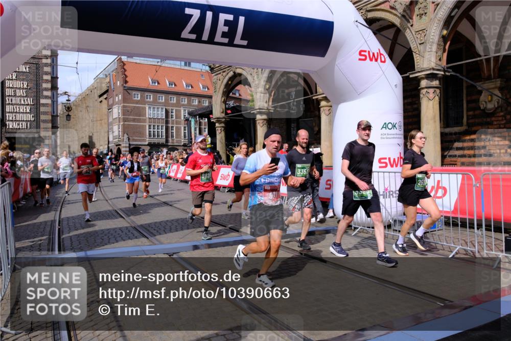 13.09.2026 - 21. swb-Marathon Bremen Tim E. http://msf.ph/oto/10390663 13.09.2026 13:35:09 Ziel 489, 1210, 1967, 2413, 2430, 2525, 2561, 2755, 3181, 3217, 3353, 3380, 3765, 3768, 3842, 5415, 5684, 6085, 6128, 6168, 6244, 6627, 6655, 6756, 7443, 7462, 8155, 8182, 8493, 8515, 8552, 8623, 8683, 9038, 9820, 13017, 13018, 13180 meine-sportfotos.de