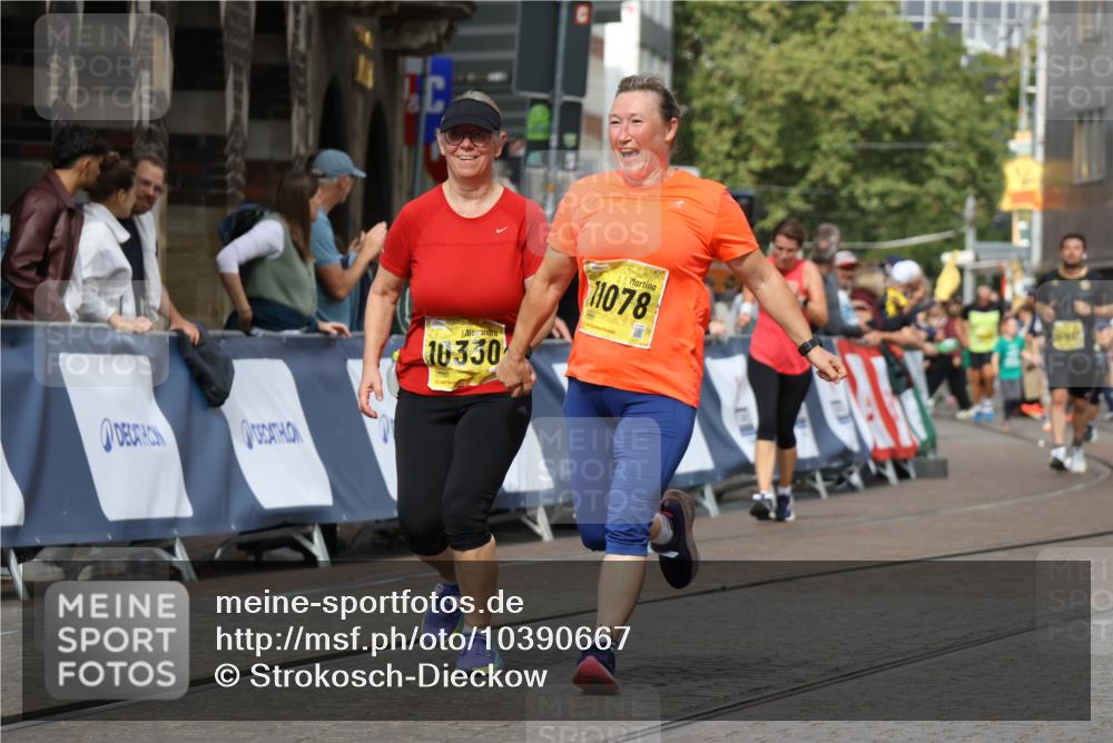 13.09.2026 - 21. swb-Marathon Bremen Strokosch-Dieckow http://msf.ph/oto/10390667 13.09.2026 11:13:55 Ziel 10484, 10545, 10766, 10883, 10889, 11084, 11392, 11670, 11954, 11999, 12010, 12280, 12460, 12521, 10491, 10799, 10880, 11027, 11902 meine-sportfotos.de