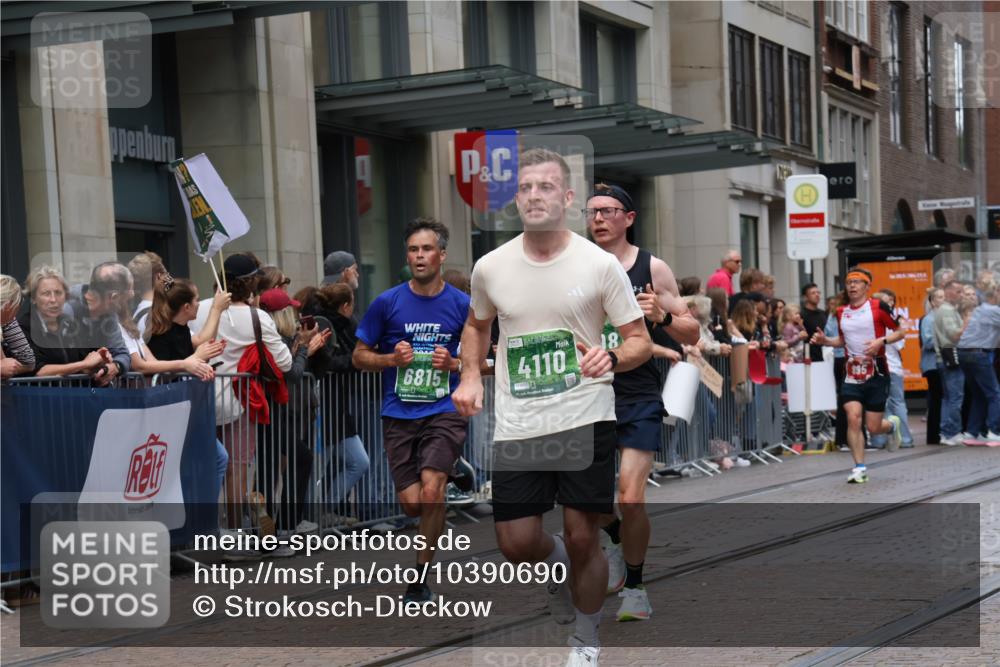 13.09.2026 - 21. swb-Marathon Bremen Strokosch-Dieckow http://msf.ph/oto/10390690 13.09.2026 13:03:58 Ziel 650, 1860, 2094, 3284, 3424, 4110, 4239, 6815, 7871, 9544, 9813, 895, 1090, 1587, 2094, 2889, 3500, 4236, 5024, 5143, 5719, 6973, 8096, 9061, 9129, 9642 meine-sportfotos.de