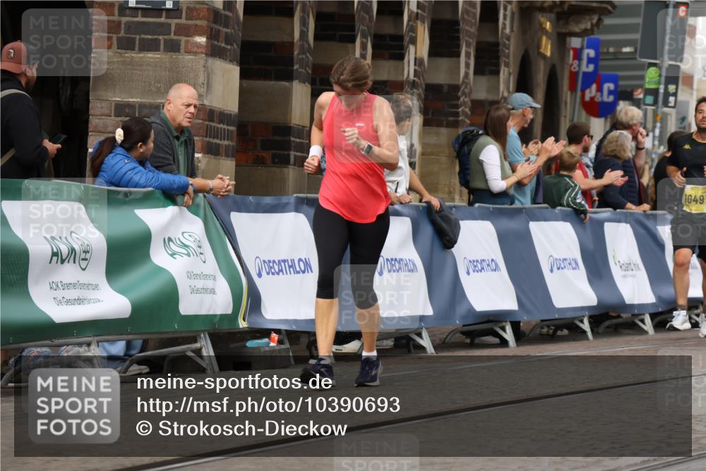 13.09.2026 - 21. swb-Marathon Bremen Strokosch-Dieckow http://msf.ph/oto/10390693 13.09.2026 11:14:02 Ziel 10330, 10545, 10766, 10889, 11078, 11084, 11954, 11999, 12010, 12280, 10402, 10586, 10854, 11027, 11233, 11535, 11864, 11902 meine-sportfotos.de