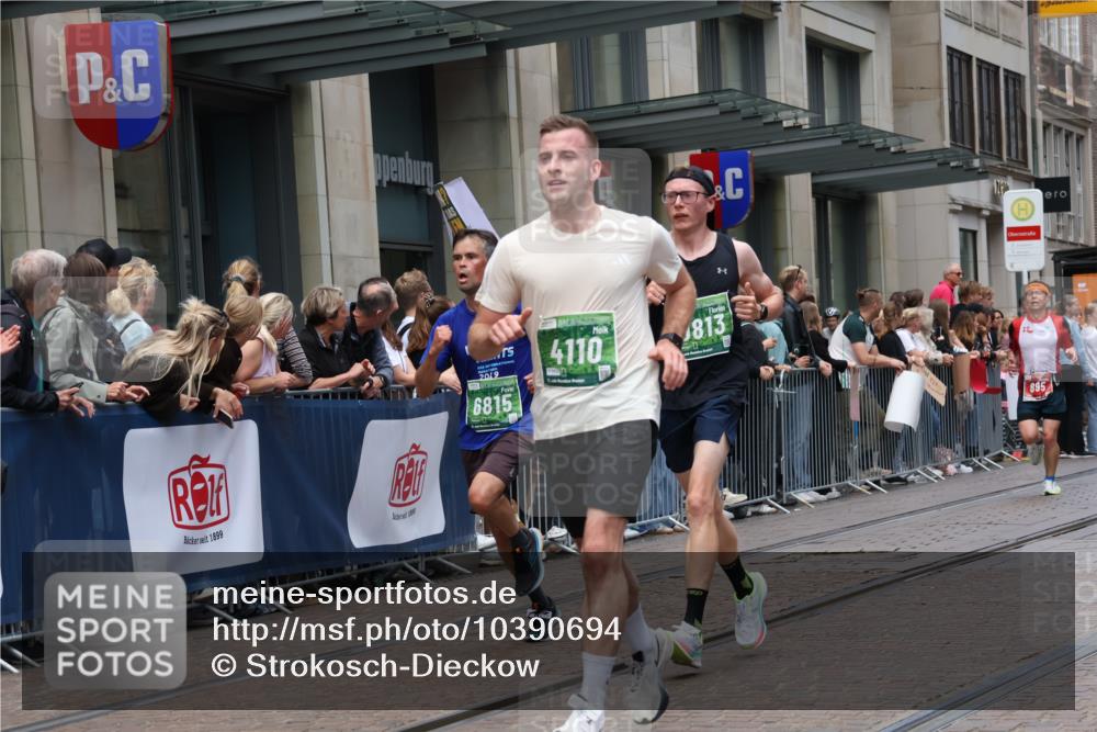 13.09.2026 - 21. swb-Marathon Bremen Strokosch-Dieckow http://msf.ph/oto/10390694 13.09.2026 13:03:59 Ziel 650, 1860, 3284, 3424, 4110, 4239, 6815, 7871, 9544, 9813, 895, 1090, 1587, 2094, 2889, 3500, 4236, 5143, 6973, 8096, 9061, 9129, 9642 meine-sportfotos.de
