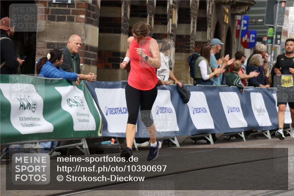 13.09.2026 - 21. swb-Marathon Bremen Strokosch-Dieckow http://msf.ph/oto/10390697 13.09.2026 11:14:02 Ziel 10330, 10545, 10766, 10889, 11078, 11084, 11954, 11999, 12010, 12280, 10402, 10586, 10854, 11027, 11233, 11535, 11864, 11902 meine-sportfotos.de