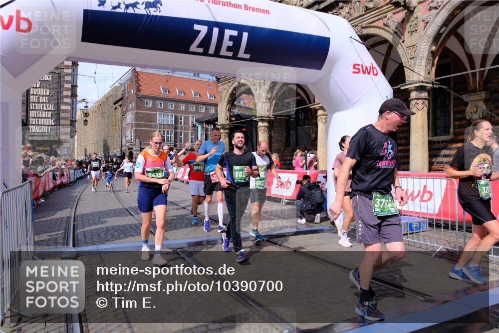 13.09.2026 - 21. swb-Marathon Bremen Tim E. http://msf.ph/oto/10390700 13.09.2026 13:35:17 Ziel 489, 1210, 2413, 2430, 2492, 2561, 2755, 3063, 3181, 3217, 3768, 4487, 5125, 5415, 5647, 5684, 6085, 6391, 6403, 6627, 6655, 6756, 7123, 7405, 7443, 7462, 7750, 8155, 8515, 8623, 9017, 9038, 9216, 9820, 13017, 13018, 13051, 13060, 13180 meine-sportfotos.de