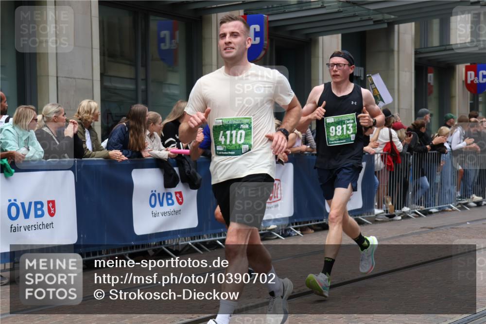 13.09.2026 - 21. swb-Marathon Bremen Strokosch-Dieckow http://msf.ph/oto/10390702 13.09.2026 13:03:59 Ziel 650, 1860, 3284, 3424, 4110, 4239, 6815, 7871, 9544, 9813, 895, 1090, 1587, 2094, 2889, 3500, 4236, 5143, 6973, 8096, 9061, 9129, 9642 meine-sportfotos.de