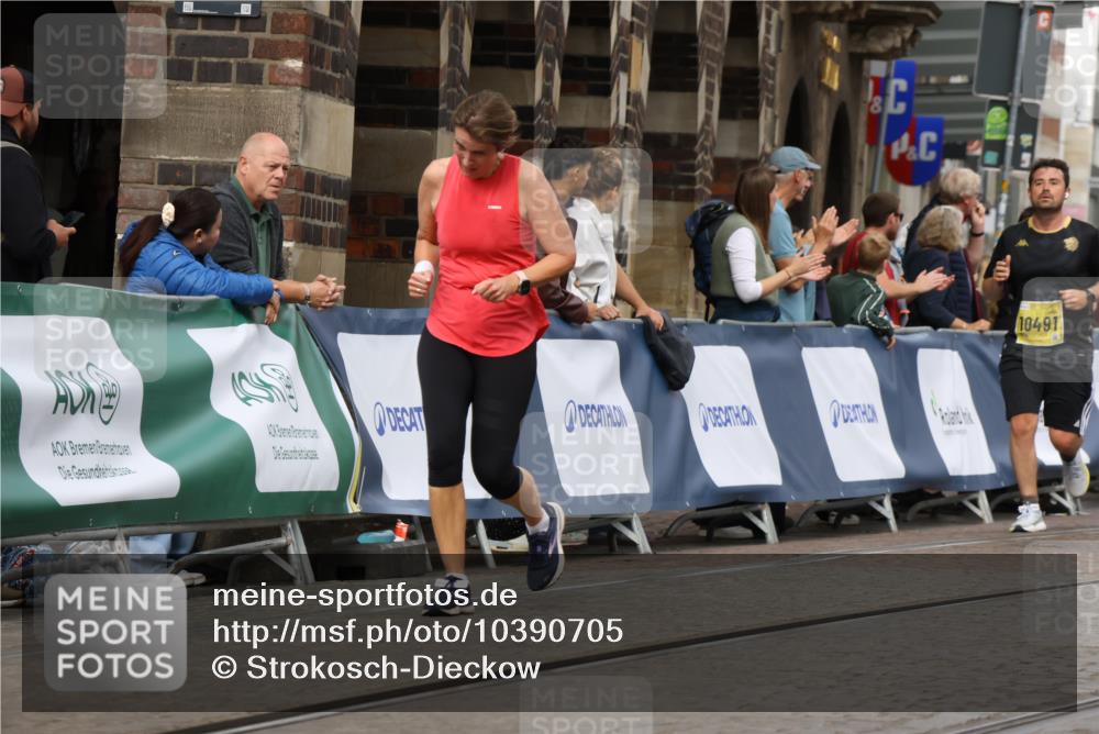 13.09.2026 - 21. swb-Marathon Bremen Strokosch-Dieckow http://msf.ph/oto/10390705 13.09.2026 11:14:02 Ziel 10330, 10545, 10766, 10889, 11078, 11084, 11954, 11999, 12010, 12280, 10402, 10586, 10854, 11027, 11233, 11535, 11864, 11902 meine-sportfotos.de