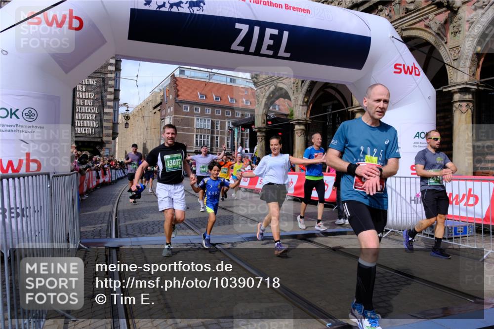 13.09.2026 - 21. swb-Marathon Bremen Tim E. http://msf.ph/oto/10390718 13.09.2026 13:35:21 Ziel 489, 536, 2366, 2413, 2430, 2492, 2755, 3063, 3217, 3768, 4487, 5125, 5647, 6085, 6391, 6403, 6627, 6655, 6750, 6756, 7123, 7405, 7657, 7750, 7998, 8328, 8515, 8623, 9017, 9216, 13017, 13018, 13051, 13060 meine-sportfotos.de