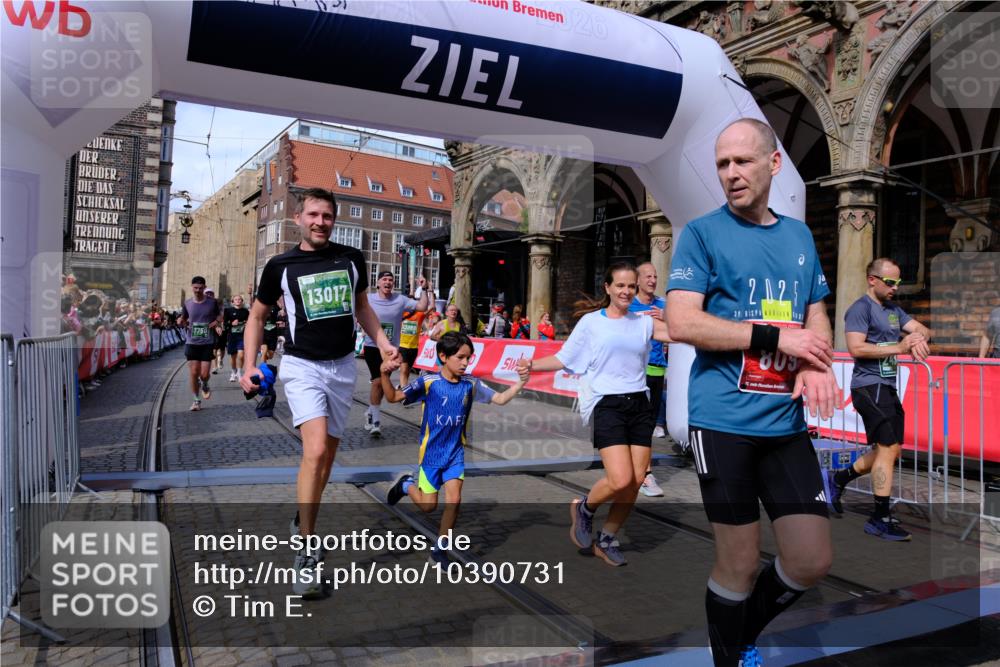 13.09.2026 - 21. swb-Marathon Bremen Tim E. http://msf.ph/oto/10390731 13.09.2026 13:35:22 Ziel 489, 536, 2366, 2413, 2430, 2492, 2755, 3063, 3217, 3768, 4487, 4985, 5125, 5647, 6085, 6391, 6403, 6627, 6655, 6750, 6756, 7123, 7405, 7657, 7750, 7998, 8328, 8515, 8623, 9017, 9216, 13017, 13018, 13051, 13060 meine-sportfotos.de