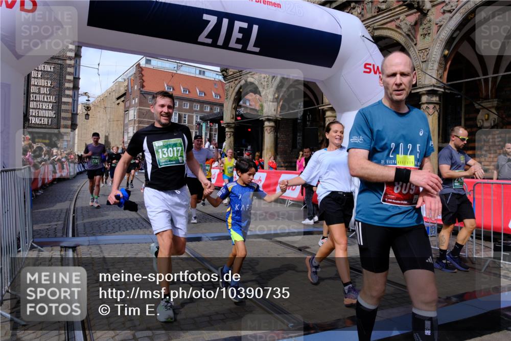 13.09.2026 - 21. swb-Marathon Bremen Tim E. http://msf.ph/oto/10390735 13.09.2026 13:35:22 Ziel 489, 536, 2366, 2413, 2430, 2492, 2755, 3063, 3217, 3768, 4487, 4985, 5125, 5647, 6085, 6391, 6403, 6627, 6655, 6750, 6756, 7123, 7405, 7657, 7750, 7998, 8328, 8515, 8623, 9017, 9216, 13017, 13018, 13051, 13060 meine-sportfotos.de