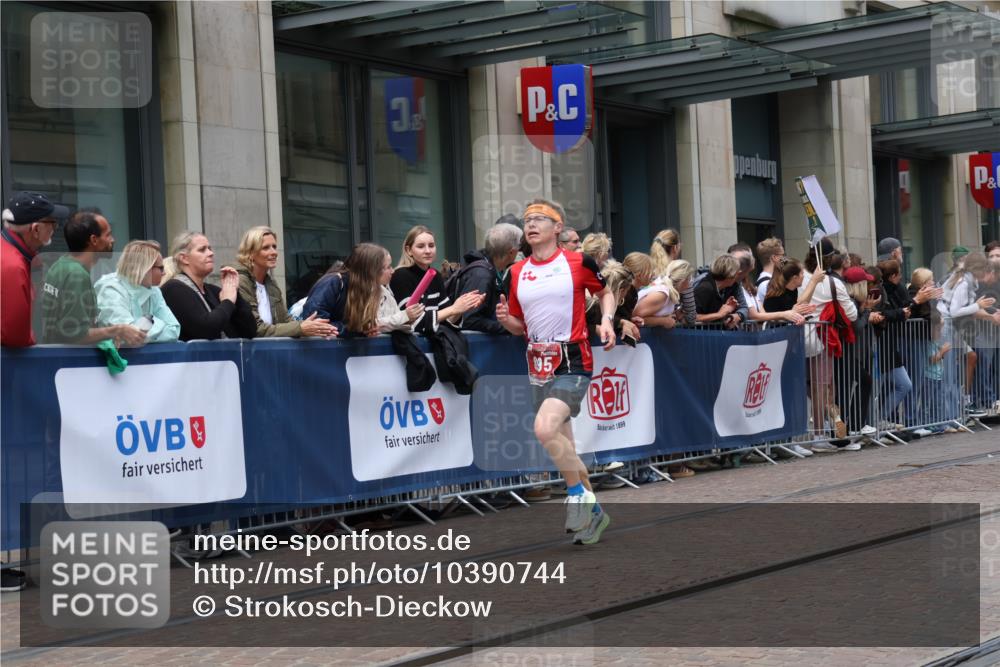 13.09.2026 - 21. swb-Marathon Bremen Strokosch-Dieckow http://msf.ph/oto/10390744 13.09.2026 13:04:04 Ziel 650, 744, 1223, 1224, 1860, 2207, 3284, 3424, 4110, 4239, 6815, 7871, 8936, 9813, 13034, 895, 1587, 2094, 2889, 3500, 4236, 8096, 9061, 9129, 9544, 9642 meine-sportfotos.de