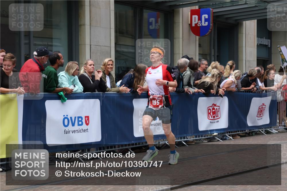 13.09.2026 - 21. swb-Marathon Bremen Strokosch-Dieckow http://msf.ph/oto/10390747 13.09.2026 13:04:04 Ziel 650, 744, 1223, 1224, 1860, 2207, 3284, 3424, 4110, 4239, 6815, 7871, 8936, 9813, 13034, 895, 1587, 2094, 2889, 3500, 4236, 8096, 9061, 9129, 9544, 9642 meine-sportfotos.de