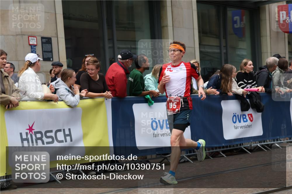13.09.2026 - 21. swb-Marathon Bremen Strokosch-Dieckow http://msf.ph/oto/10390751 13.09.2026 13:04:05 Ziel 650, 744, 1223, 1224, 1860, 2207, 3284, 3424, 4110, 4239, 6815, 7871, 8936, 9813, 13034, 895, 1587, 2094, 2889, 3500, 4236, 8096, 9061, 9129, 9544, 9642 meine-sportfotos.de