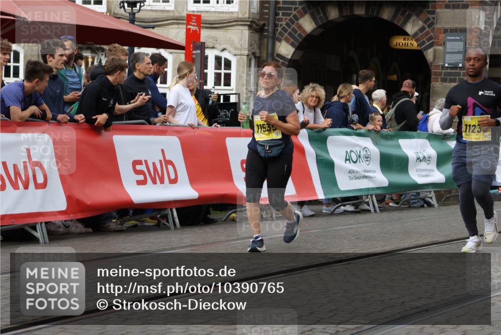 13.09.2026 - 21. swb-Marathon Bremen Strokosch-Dieckow http://msf.ph/oto/10390765 13.09.2026 11:14:20 Ziel 10491, 10799, 10880, 11027, 11902, 10303, 10722, 10784, 11041, 11140, 11173, 11363, 11703, 12100, 12112, 12431 meine-sportfotos.de