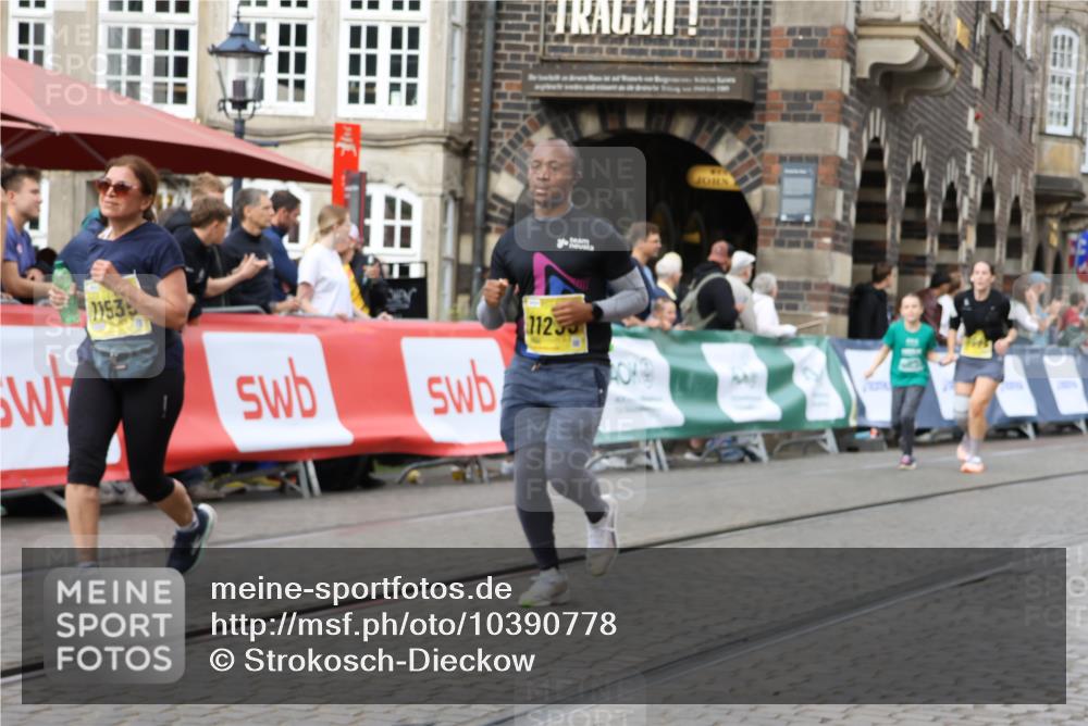 13.09.2026 - 21. swb-Marathon Bremen Strokosch-Dieckow http://msf.ph/oto/10390778 13.09.2026 11:14:21 Ziel 10491, 10799, 10880, 11027, 11902, 10303, 10722, 11041, 11140, 11173, 11363, 12112, 12431 meine-sportfotos.de