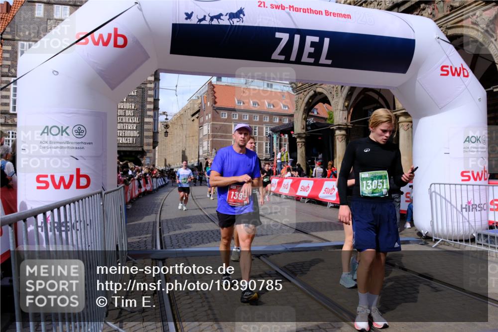 13.09.2026 - 21. swb-Marathon Bremen Tim E. http://msf.ph/oto/10390785 13.09.2026 13:35:27 Ziel 536, 2003, 2366, 2430, 2492, 2625, 3063, 3311, 3916, 4487, 4635, 4985, 5016, 5125, 5647, 6320, 6391, 6403, 6750, 7123, 7405, 7657, 7703, 7750, 7998, 8300, 8328, 9017, 9216, 9526, 9527, 13017, 13018, 13051, 13060 meine-sportfotos.de