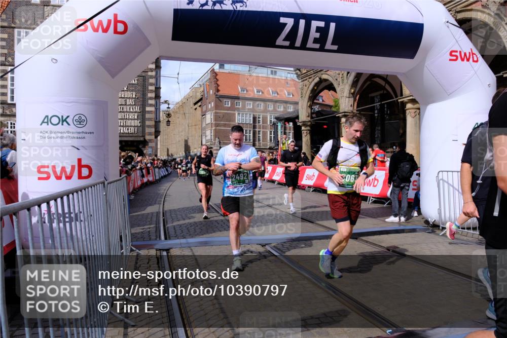 13.09.2026 - 21. swb-Marathon Bremen Tim E. http://msf.ph/oto/10390797 13.09.2026 13:35:30 Ziel 536, 1150, 2003, 2366, 2492, 2625, 2866, 3063, 3311, 3916, 4062, 4487, 4635, 4985, 5016, 5125, 5647, 6320, 6391, 6403, 6750, 6837, 7123, 7305, 7405, 7657, 7703, 7750, 7998, 8300, 8328, 8773, 9017, 9216, 9526, 9527, 13051, 13060 meine-sportfotos.de