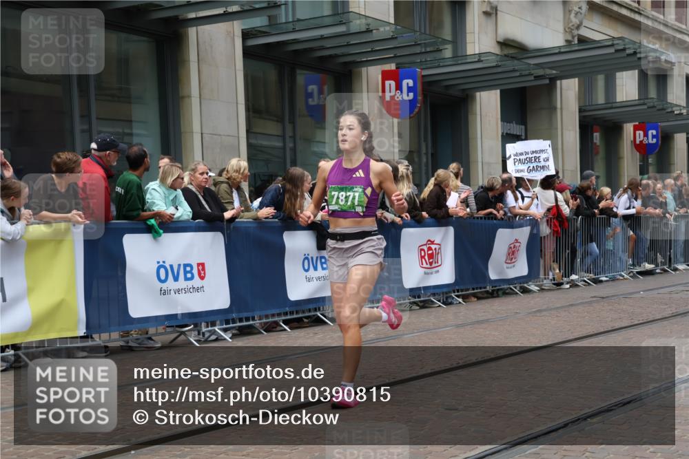 13.09.2026 - 21. swb-Marathon Bremen Strokosch-Dieckow http://msf.ph/oto/10390815 13.09.2026 13:04:13 Ziel 650, 744, 1223, 1224, 1860, 2207, 2956, 3284, 4239, 5283, 7871, 8701, 8936, 9070, 13034, 895, 2094, 2889, 3424, 3500, 4110, 4236, 6815, 9061, 9129, 9544, 9642, 9813 meine-sportfotos.de