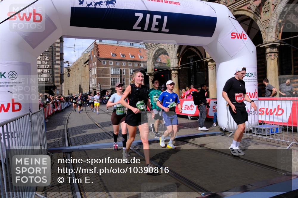 13.09.2026 - 21. swb-Marathon Bremen Tim E. http://msf.ph/oto/10390816 13.09.2026 13:35:32 Ziel 536, 1150, 2003, 2366, 2492, 2625, 2866, 3063, 3311, 3916, 4062, 4487, 4635, 4985, 5016, 5125, 5647, 6315, 6320, 6391, 6750, 6837, 7305, 7377, 7657, 7703, 7998, 8300, 8328, 8401, 8530, 8773, 8915, 9017, 9216, 9526, 9527, 13051 meine-sportfotos.de