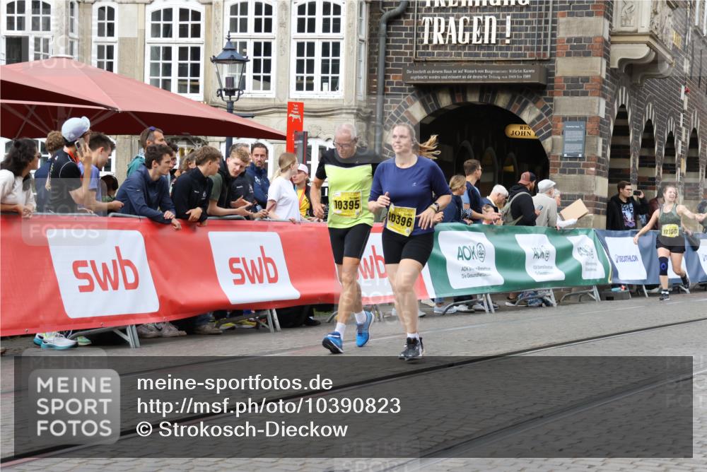13.09.2026 - 21. swb-Marathon Bremen Strokosch-Dieckow http://msf.ph/oto/10390823 13.09.2026 11:14:29 Ziel 10402, 10491, 10586, 10854, 10880, 11027, 11233, 11535, 11864, 11902, 10519, 10705, 11186, 11408 meine-sportfotos.de