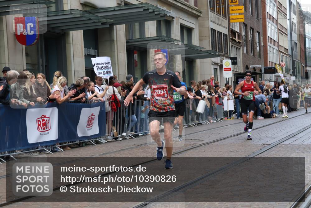13.09.2026 - 21. swb-Marathon Bremen Strokosch-Dieckow http://msf.ph/oto/10390826 13.09.2026 13:04:16 Ziel 650, 744, 1223, 1224, 1860, 2207, 2956, 3284, 4239, 5283, 7871, 8701, 8936, 9070, 13034, 895, 2094, 3284, 3424, 3500, 4110, 4236, 4239, 6815, 9061, 9129, 9544, 9813 meine-sportfotos.de