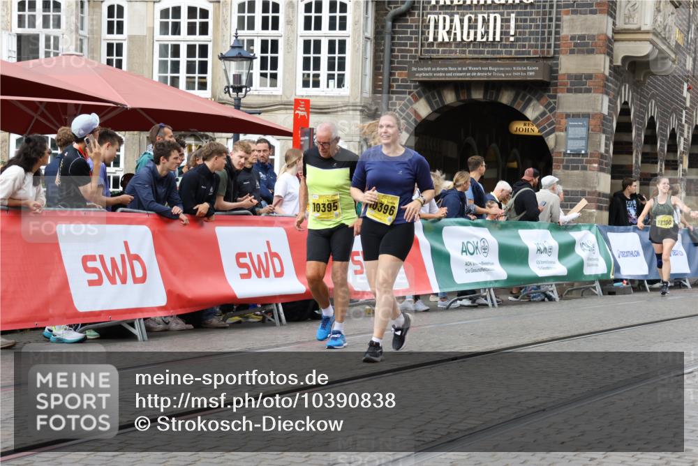 13.09.2026 - 21. swb-Marathon Bremen Strokosch-Dieckow http://msf.ph/oto/10390838 13.09.2026 11:14:29 Ziel 10402, 10491, 10586, 10854, 10880, 11027, 11233, 11535, 11864, 11902, 10519, 10705, 11186, 11408 meine-sportfotos.de