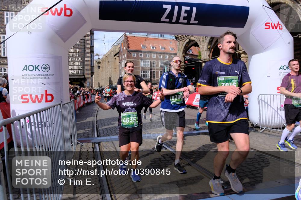 13.09.2026 - 21. swb-Marathon Bremen Tim E. http://msf.ph/oto/10390845 13.09.2026 13:35:37 Ziel 536, 1150, 2003, 2041, 2090, 2366, 2625, 2866, 3055, 3311, 3621, 3916, 4062, 4635, 4985, 5016, 6315, 6320, 6418, 6750, 6837, 7285, 7305, 7377, 7657, 7703, 7998, 8300, 8328, 8401, 8530, 8773, 8915, 9017, 9526, 9527 meine-sportfotos.de