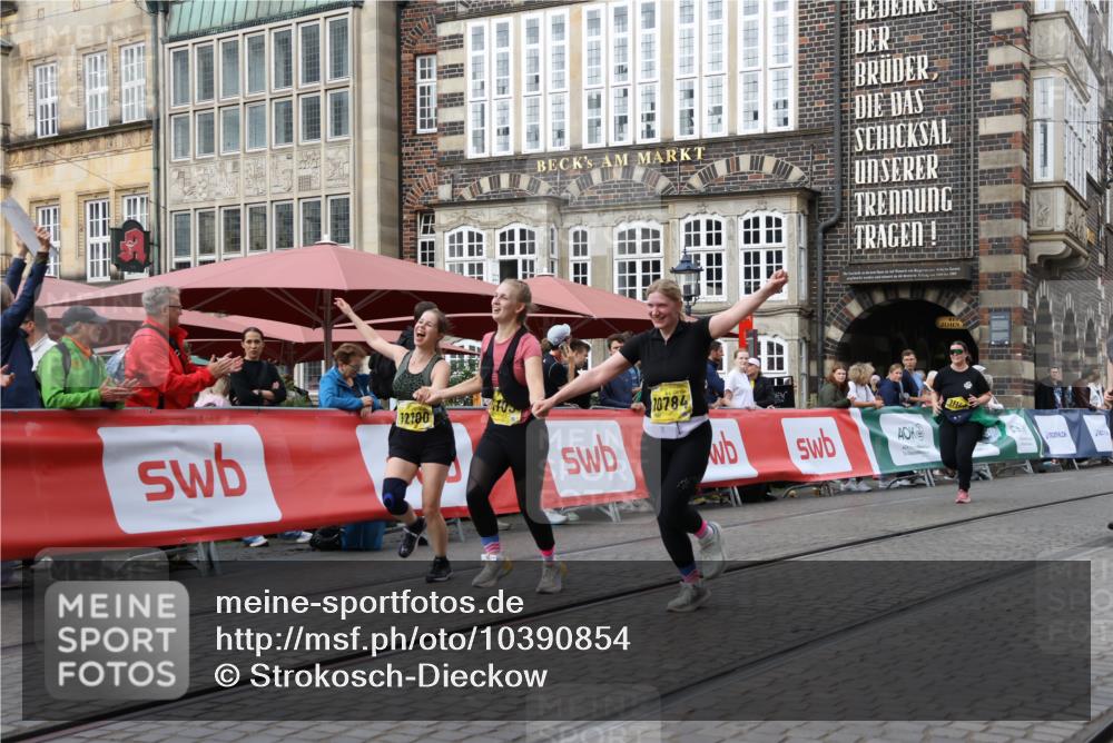 13.09.2026 - 21. swb-Marathon Bremen Strokosch-Dieckow http://msf.ph/oto/10390854 13.09.2026 11:14:34 Ziel 10395, 10396, 10402, 10586, 10784, 10854, 11027, 11233, 11535, 11703, 11864, 11902, 12100, 10519, 10557, 10705, 10805, 11097, 11098, 11186, 11288, 11408, 11876, 12193 meine-sportfotos.de