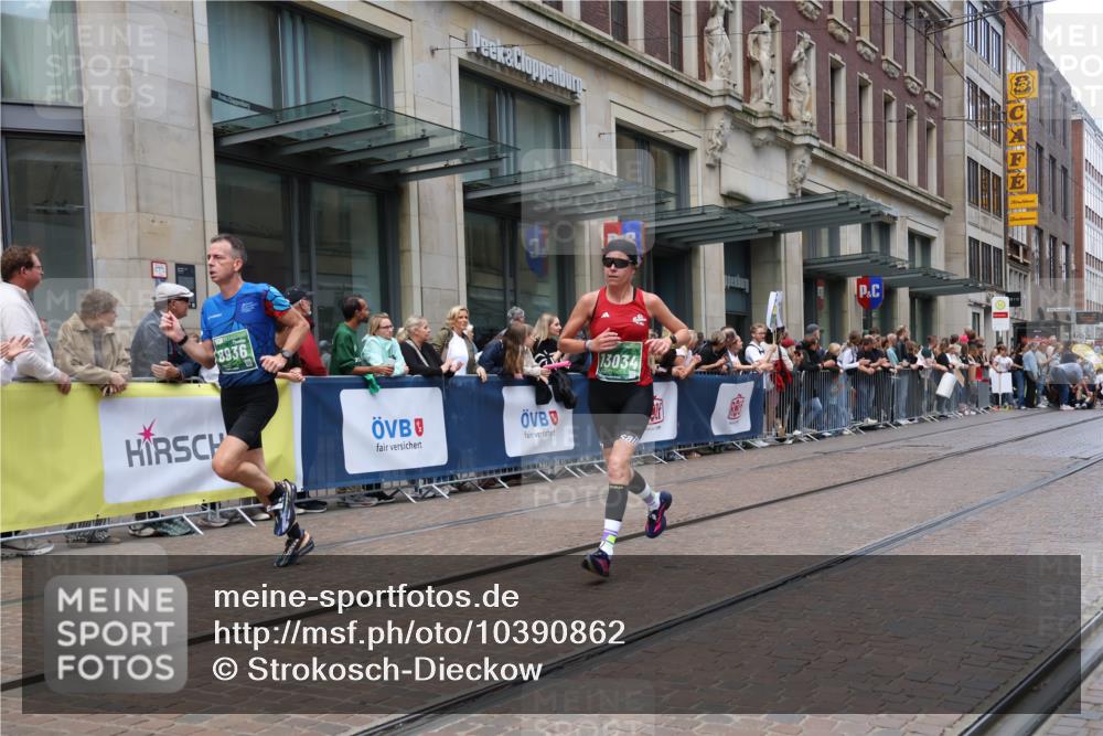 13.09.2026 - 21. swb-Marathon Bremen Strokosch-Dieckow http://msf.ph/oto/10390862 13.09.2026 13:04:19 Ziel 744, 1223, 1224, 1712, 1860, 2207, 2956, 5283, 7814, 7871, 8701, 8936, 9070, 9689, 13034, 650, 2094, 3284, 3424, 4110, 4239, 6815, 9061, 9129, 9544, 9813 meine-sportfotos.de