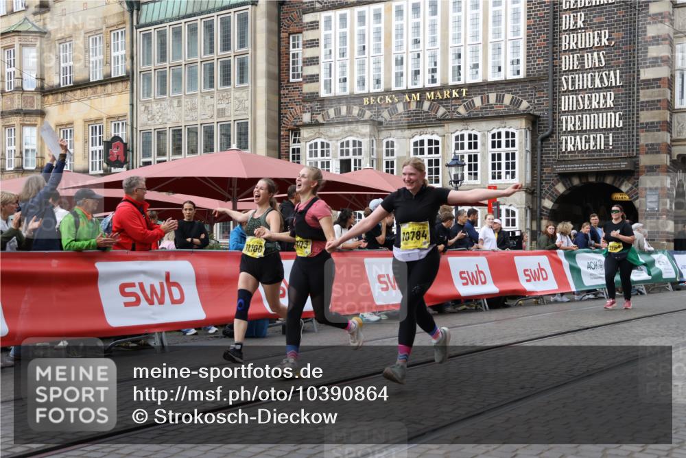 13.09.2026 - 21. swb-Marathon Bremen Strokosch-Dieckow http://msf.ph/oto/10390864 13.09.2026 11:14:34 Ziel 10395, 10396, 10402, 10586, 10784, 10854, 11027, 11233, 11535, 11703, 11864, 11902, 12100, 10519, 10557, 10705, 10805, 11097, 11098, 11186, 11288, 11408, 11876, 12193 meine-sportfotos.de